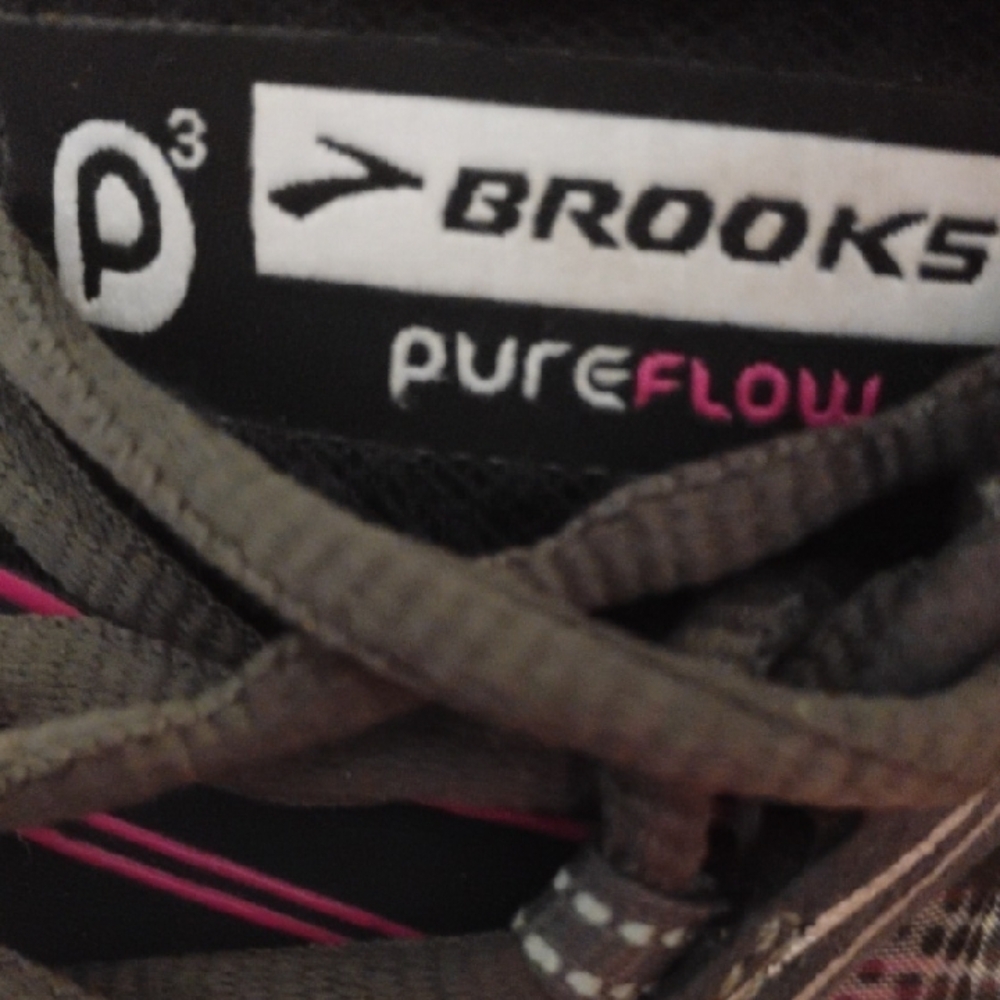 Brooks Black and Pink Women's Athletic Shoes - Picture 2 of 7